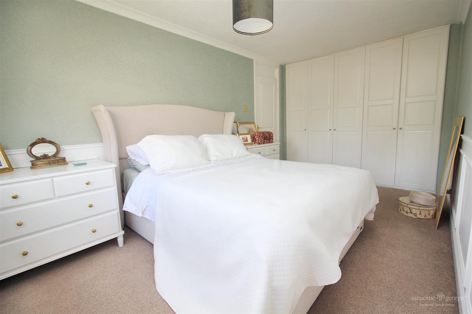 Fircroft Close, Tilehurst, Reading